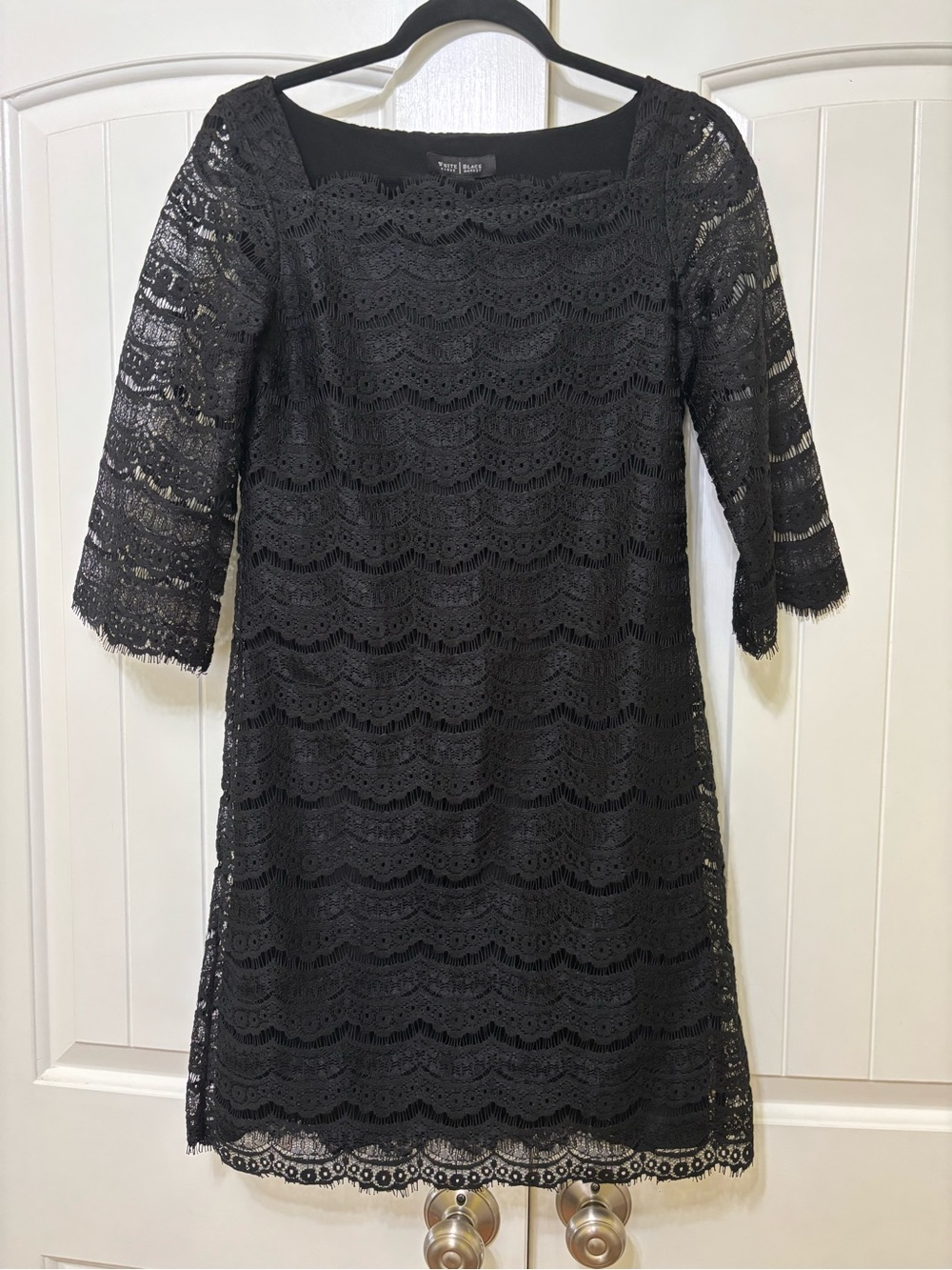 White House Black Market scalloped lace shift dress sz XS cocktail wedding guest